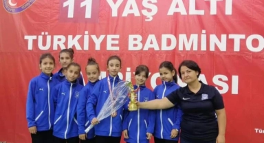 Yunusemreli Zeren badmintonda Türkiye 3.oldu