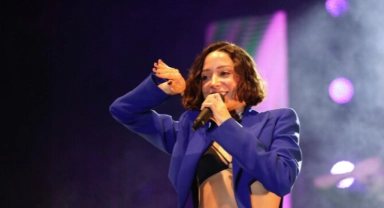 Zeynep Bastık, İstanbul'u terk ettiğini açıkladı