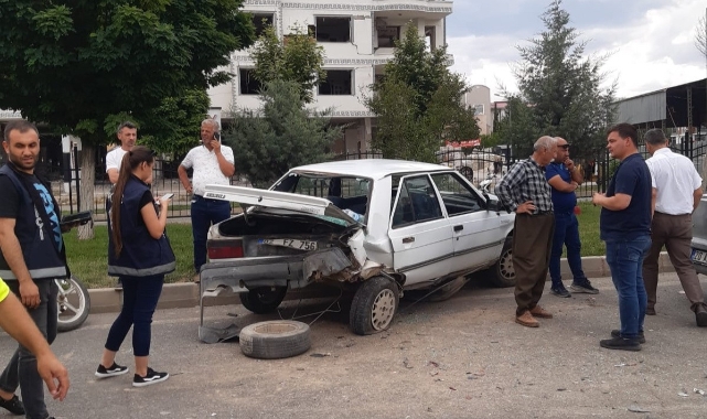 Zincirleme trafik kazasında 4 kişi yaralandı