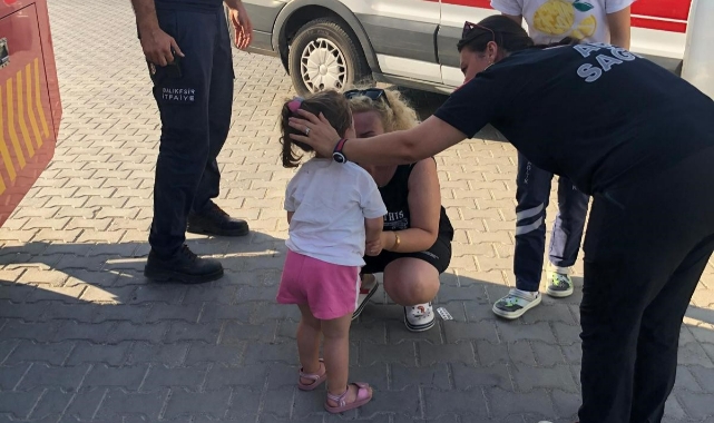 3 yaşındaki çocuk otomobilde mahsur kaldı