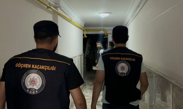 5 ilde göçmen kaçakçılığı operasyonu