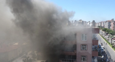 5 katlı bina alevlere teslim oldu