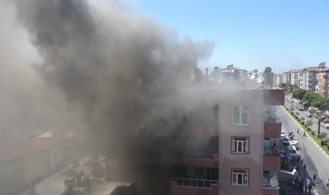 5 katlı bina alevlere teslim oldu
