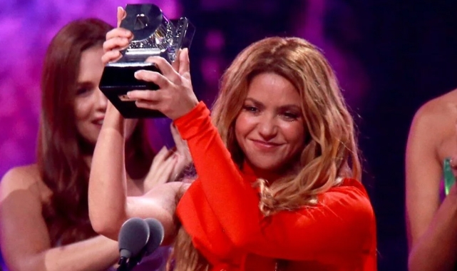 8 yıla kadar hapsi istenen Shakira'ya ödül yağdı