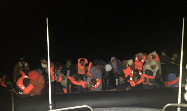 88 düzensiz göçmen kurtarıldı ve yakalandı