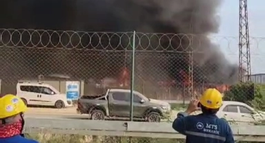 Adana’da fabrika yangını: 2 yaralı