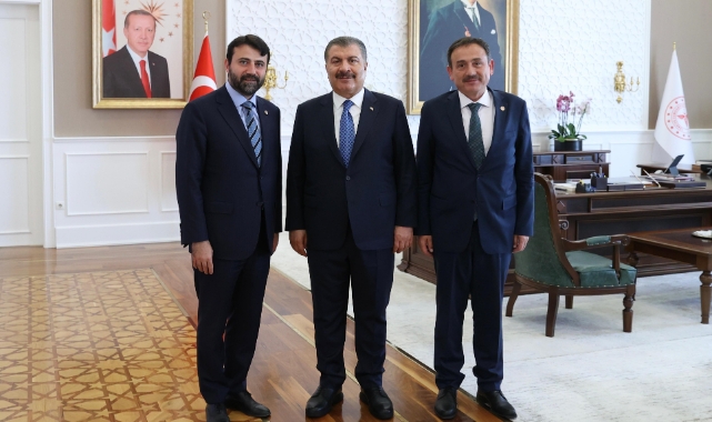 AK Parti milletvekilleri Bakan Koca ile bir araya geldi