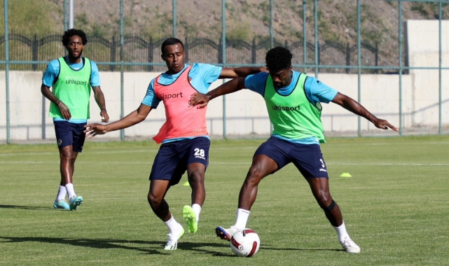 Alanyaspor Erzurum kampını tamamladı
