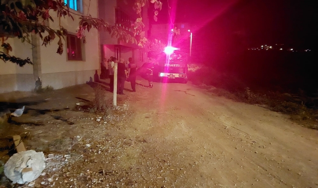 Alev alan peçeteler evi yaktı
