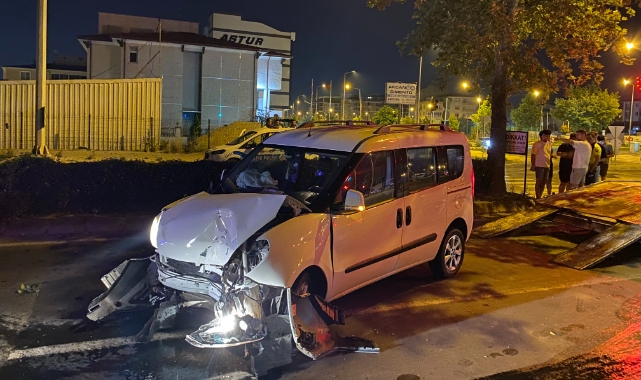 Alkollü sürücü emniyetin PTS direğine çarptı