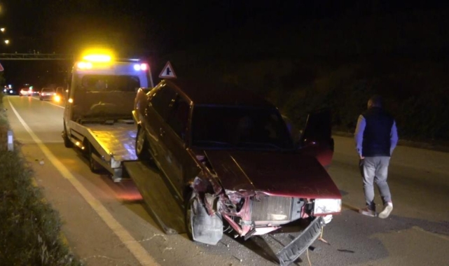 Alkollü sürücü otomobiliyle TIR'a çarptı!