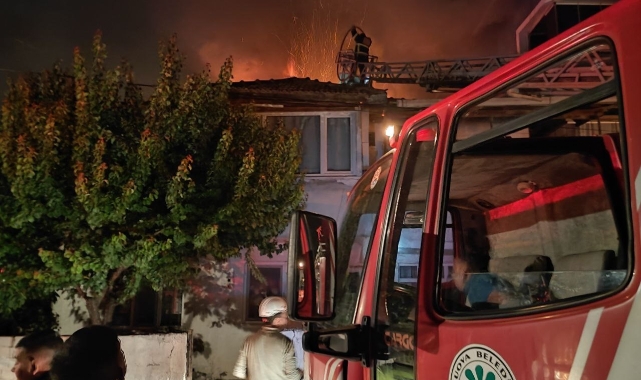 Amasya'da iki katlı ev alevlere teslim oldu