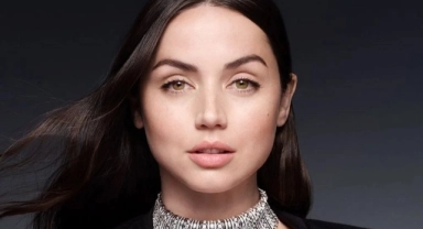 Ana de Armas Fransız moda devi için poz verdi