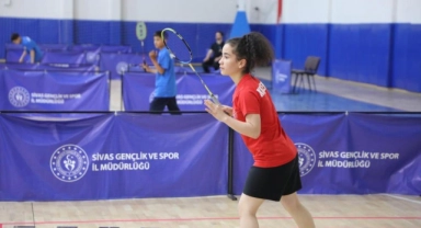ANALİG badminton grup müsabakaları Sivas’ta başladı