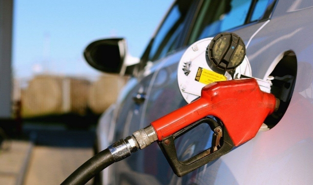 Araç sahiplerine kötü haber! Benzine zam geldi