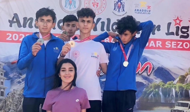 Aşkaleli atletler madalyaları topladı