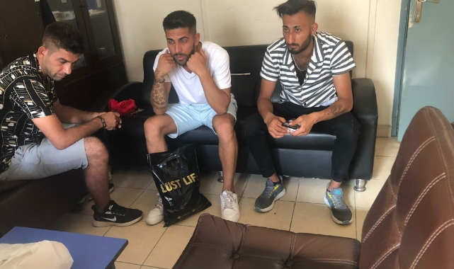 Askere gideceğini söyleyerek dolandıran 3 kişi yakalandı