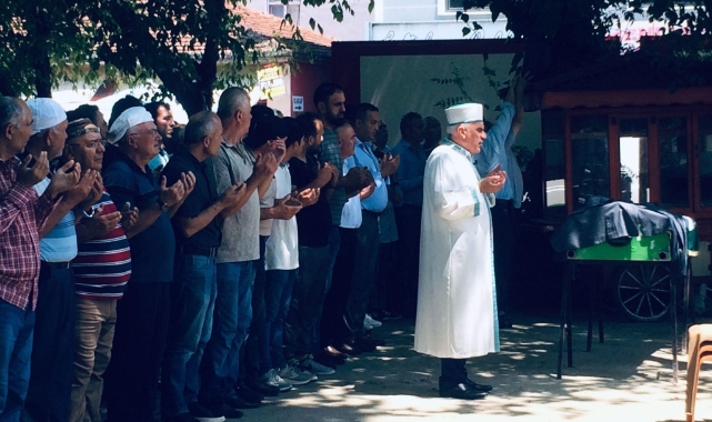 Ayakkabı boyacısı son yolculuğuna uğurlandı