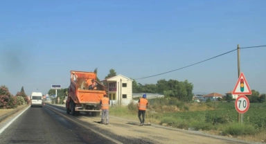 Aydın'da sıcaktan asfalt eridi!