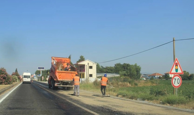 Aydın'da sıcaktan asfalt eridi!