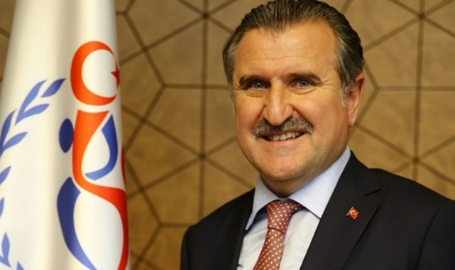 Bakan Bak'tan Kadın Hokey Takımı'na tebrik