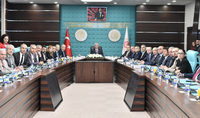 Bakan Bolat: “Otomotiv sektöründe çürük elmalar var”