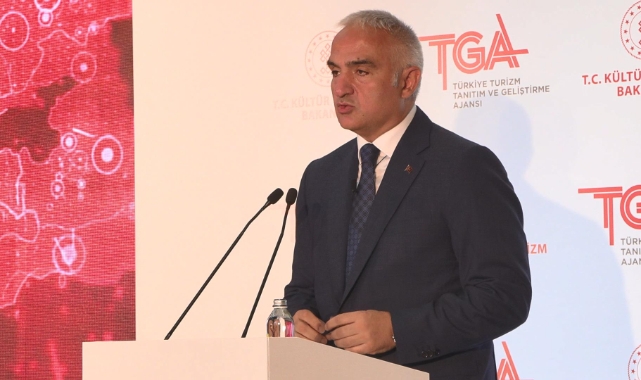 Bakan Ersoy: "Ayasofya'da ikinci restorasyon aşamasına geçiliyor"
