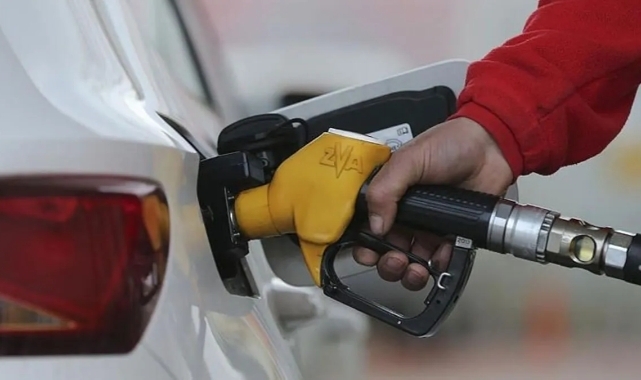 Benzine büyük zam geliyor
