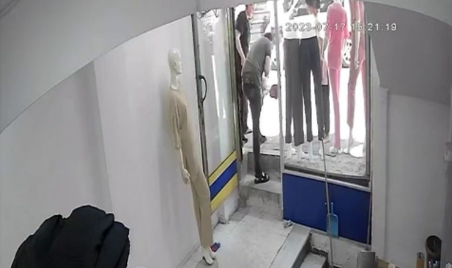 Boğazına şeker takılan çocuğu esnaf kurtardı