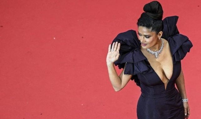"Botoksum yok" diyen Salma Hayek genç kalma sırrını açıkladı