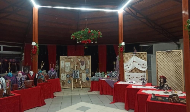 Bozüyük'te bayanlar el emeklerini sergiledi