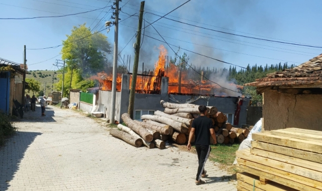 Bursa'da ev küle döndü