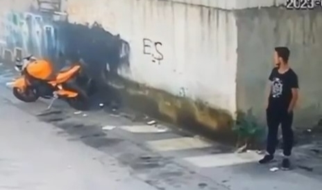 Bursa'da motora baktı, beğendi, çaldı