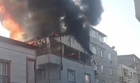 Bursa'da muhtarın evinde çıkan yangın mahalleliyi sokağa döktü