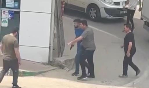 Bursa'da yol artasında silahlı kavga !