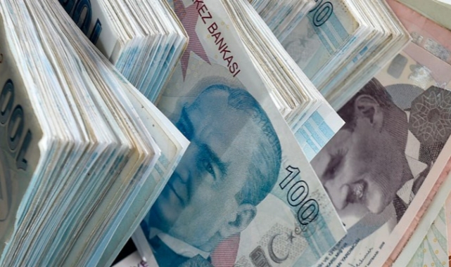 Bütçe 483,2 milyar lira açık verdi