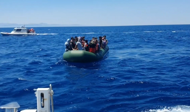 Çanakkale açıklarında 84 kaçak göçmen kurtarıldı