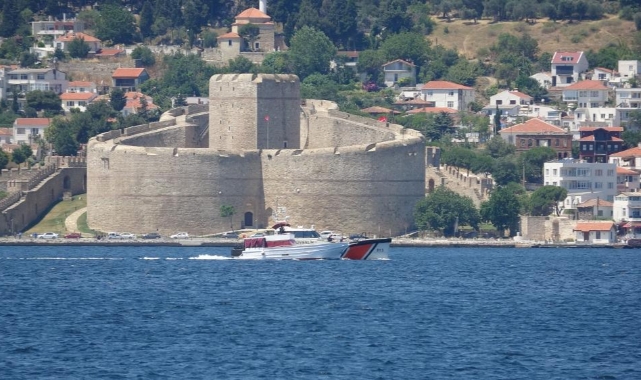 Çanakkale Boğazı'nda kaçak göçmen operasyonu