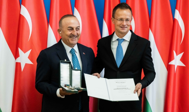 Çavuşoğlu’na Macaristan’dan ‘Liyakat Nişanı’ madalyası