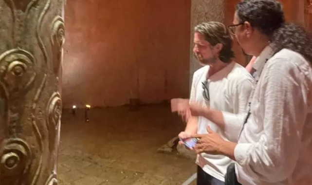 Christian Bale tarihi gezide!