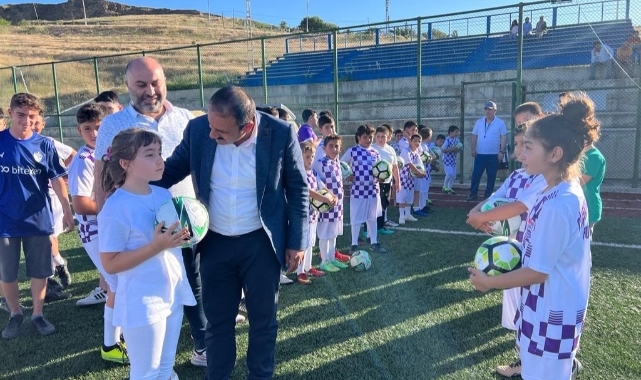 Çiçekdağı ilçesinde yaz futbol okulu başladı