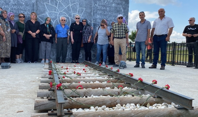 Çorlu'daki tren kazasında ölenler Uzunköprü'de anıldı