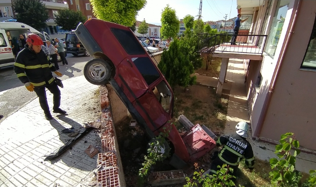 Çorum'da otomobil bahçeye uçtu: 1 yaralı