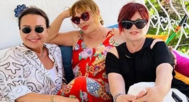 Demet Akbağ, Sezen Aksu ve Emel Müftüoğlu Bodrum'da buluştu