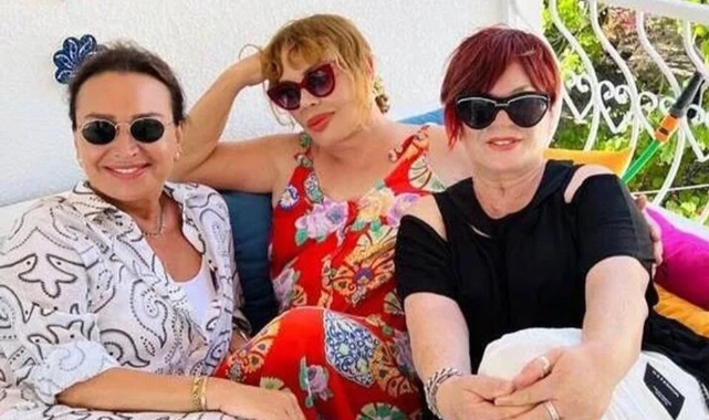 Demet Akbağ, Sezen Aksu ve Emel Müftüoğlu Bodrum'da buluştu