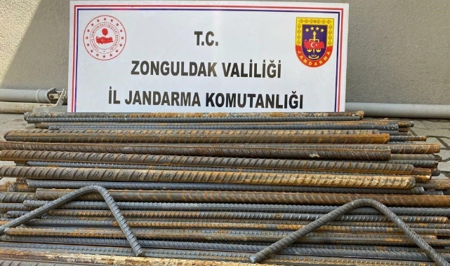 Demir hırsızları yakayı ele verdi