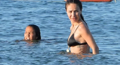 Demir, yorgunluk atmak için Bodrum'a gitti!