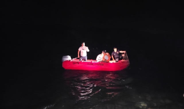 Dicle Nehri'nde mahsur kalan 2 kişi kurtarıldı