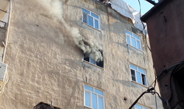 Diyarbakır'da 5 katlı apartmanda yangın