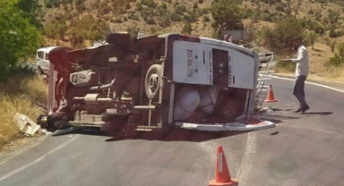 Diyarbakır’da minibüs devrildi: 10 yaralı